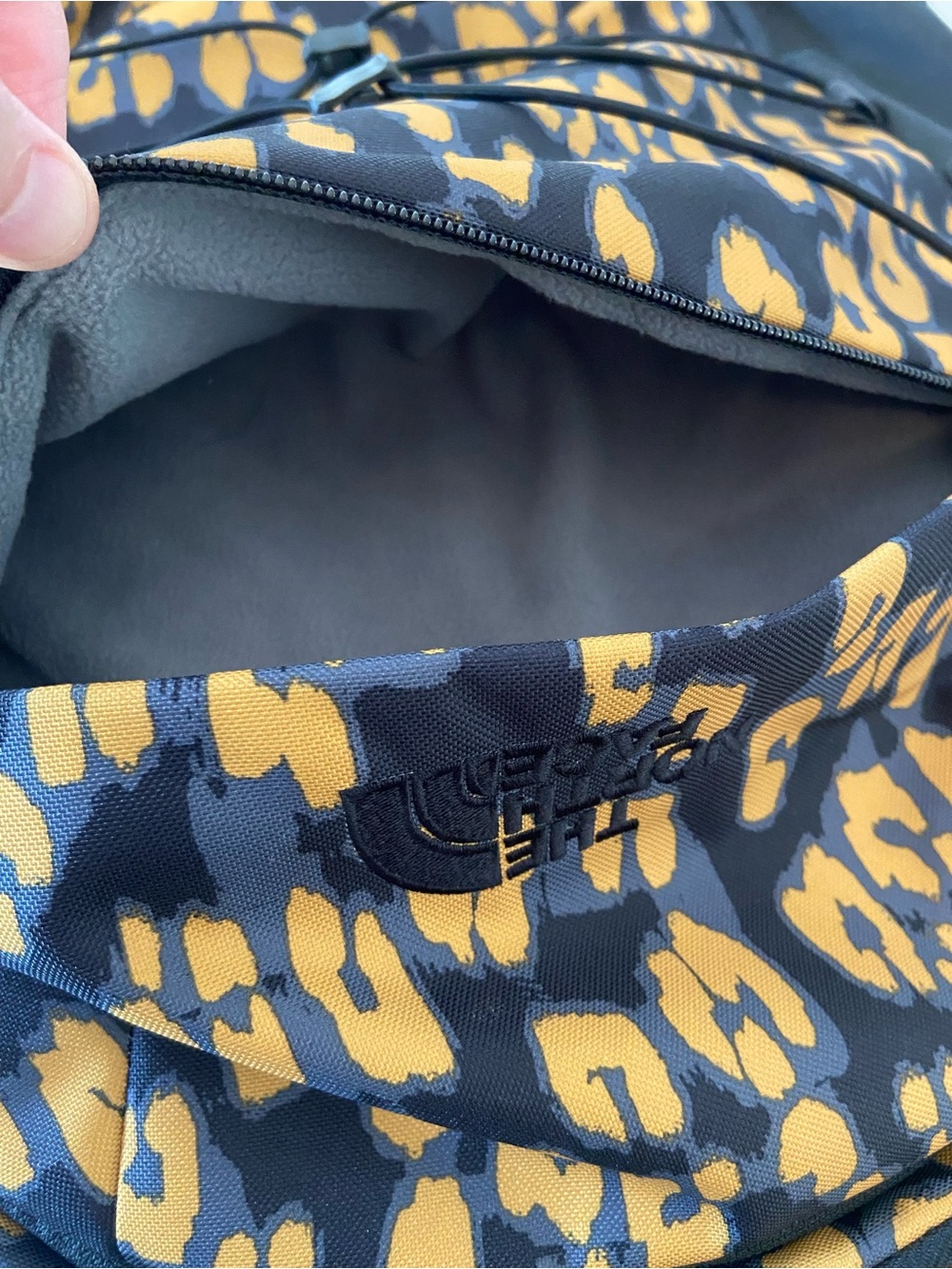 The North Face Borealis Cheetah Print Black & Gold Backpack Unisex 27L - Picture 11 of 16